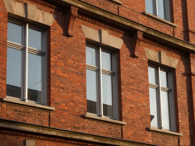 Aluminiumfenster im Altbau: Optik, Dämmung und wichtige Details für die Sanierung 2026