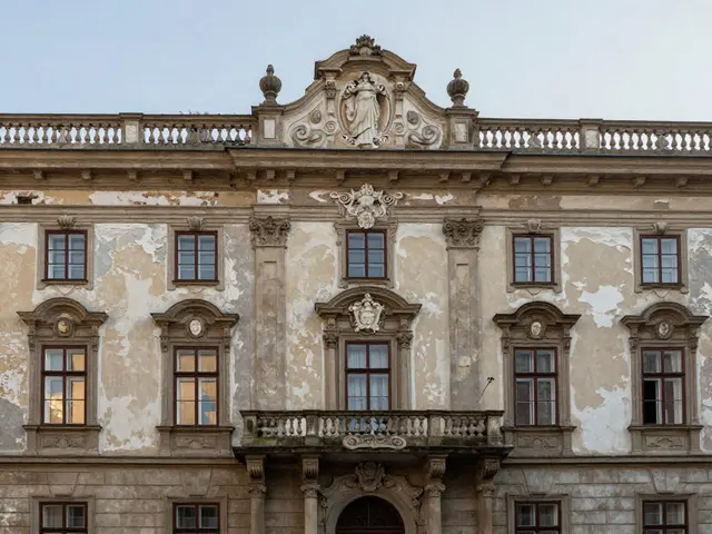 Fassadensanierung im Denkmalbereich: Auflagen, Genehmigungen und Lösungen